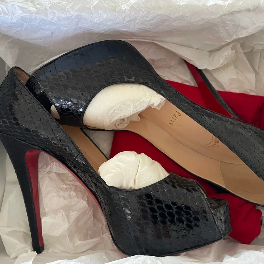 Christian Louboutin Python Platform Pumps, Black, 8 - Picture 2 of 8